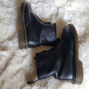 Dr. MARTENS The Original 1460 Air Wair Bouncing Soles